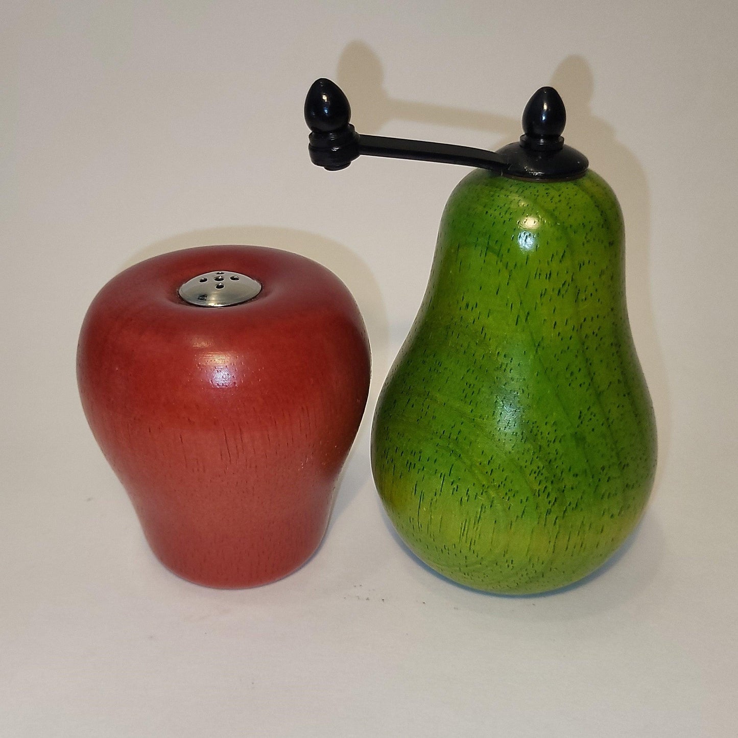 Wooden Apple & Pear Salt and Pepper Shakers - trèsBin