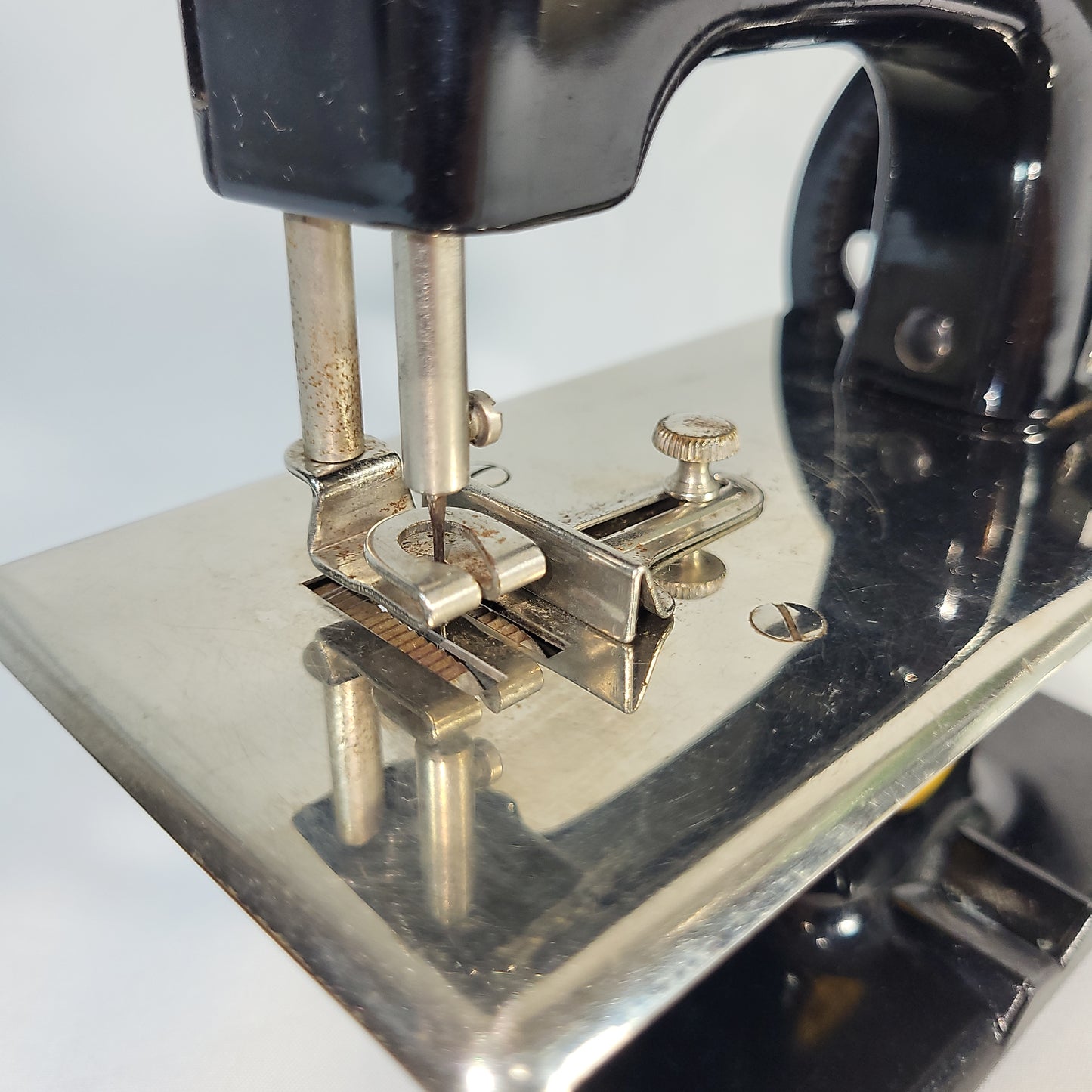 Singer Mini Model 20 10 Sewing Machine