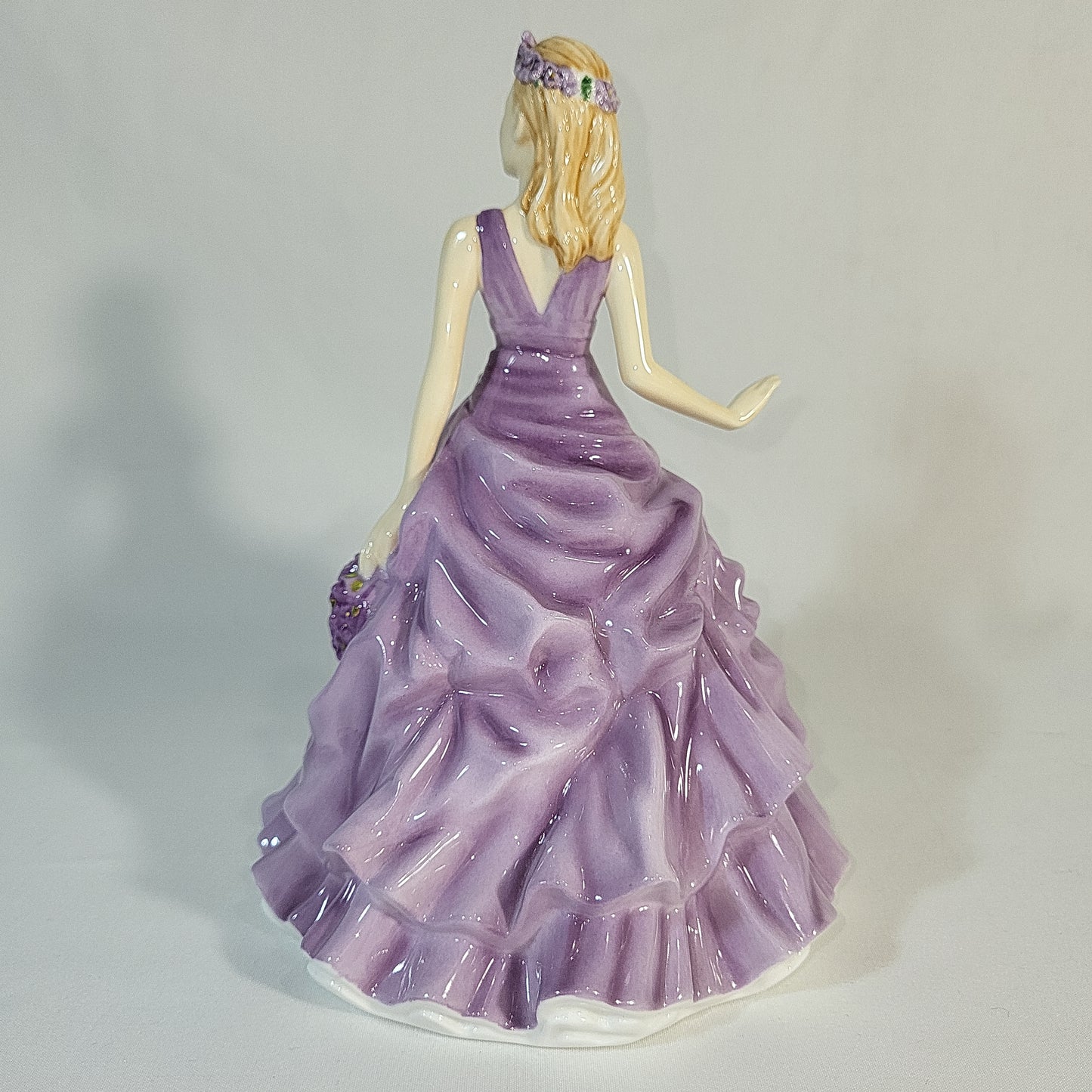 Royal Doulton Flower of the Month February - Violet Faithfulness HN5501