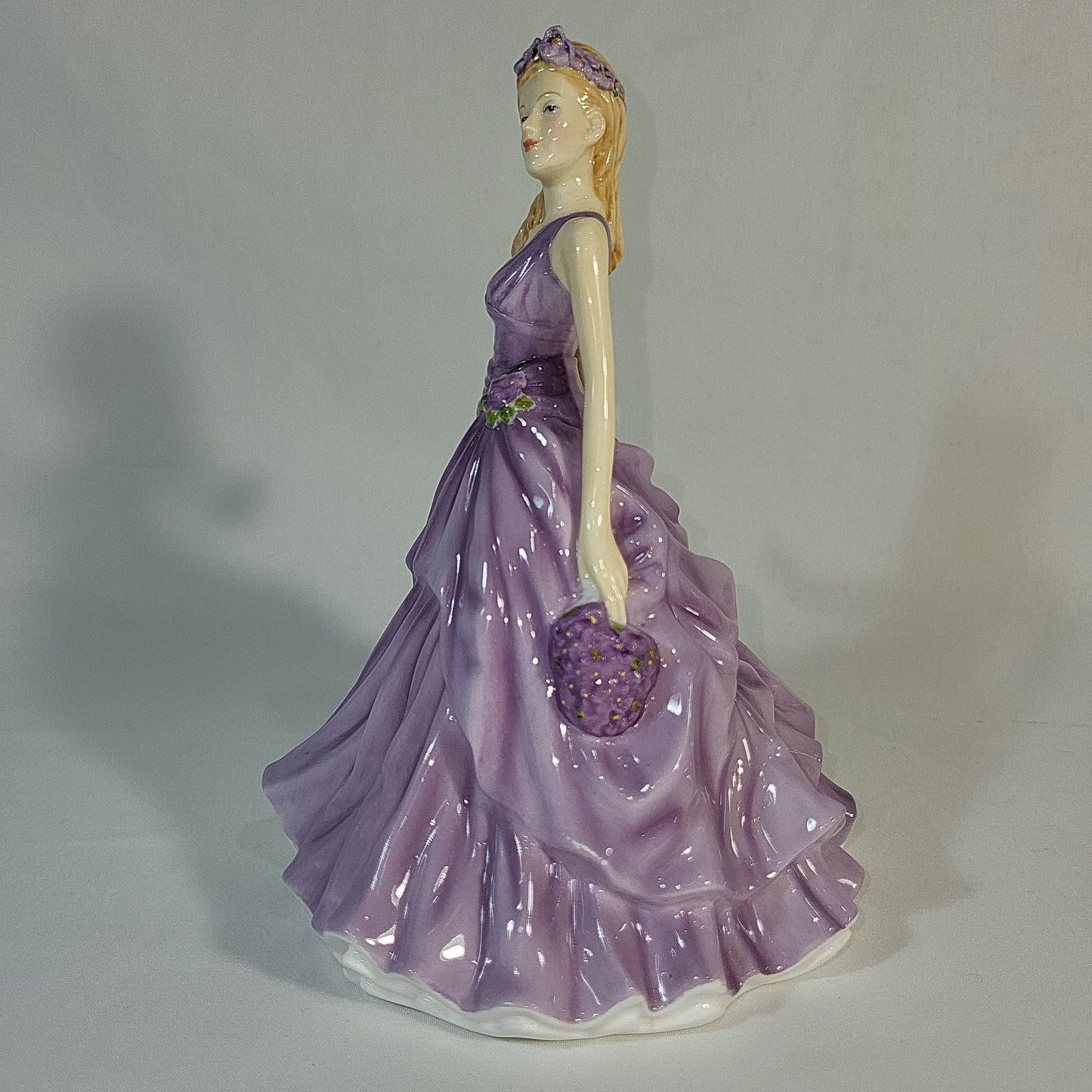 Royal Doulton Flower of the Month February - Violet Faithfulness HN5501