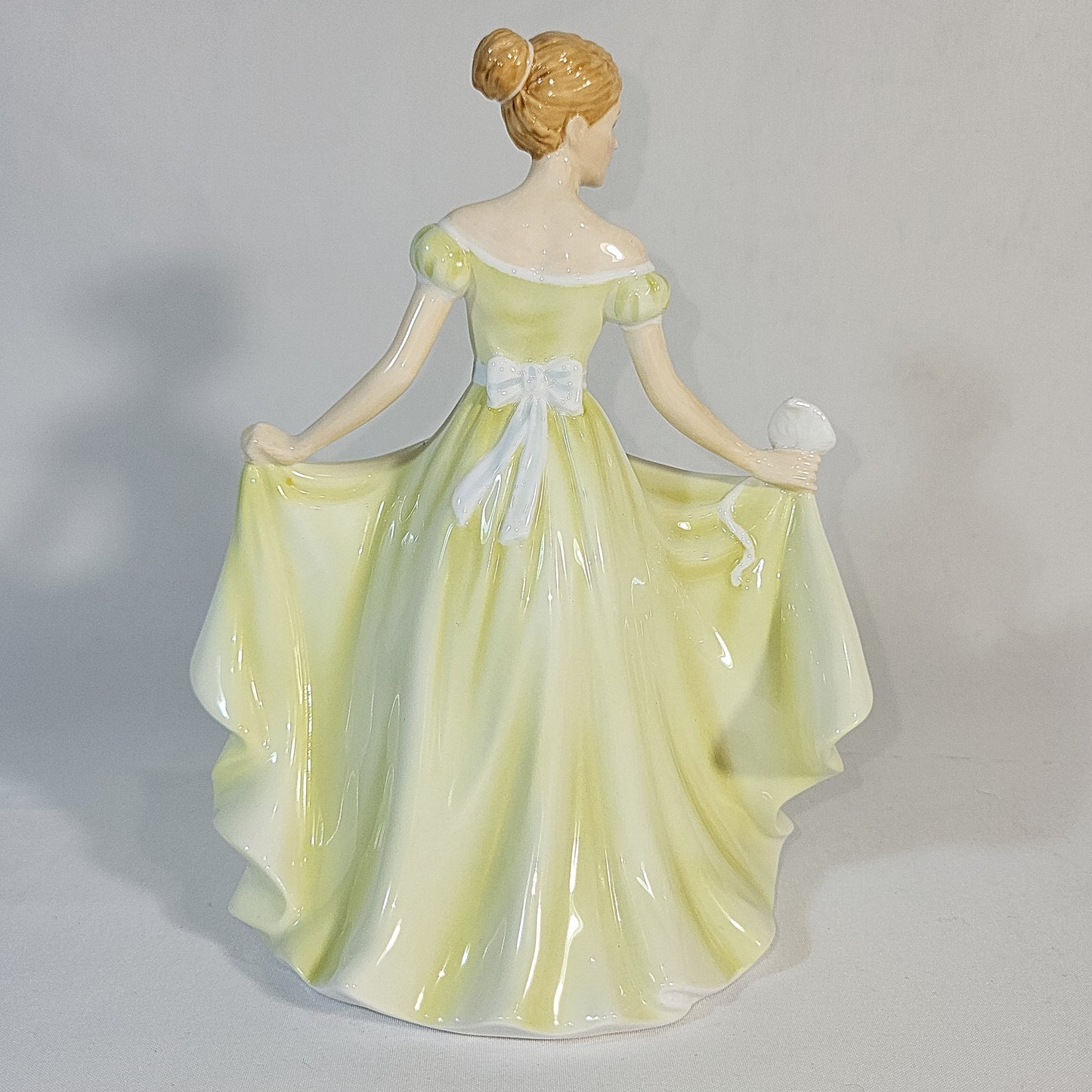 Royal Doulton Flower of the Month January - Snowdrop Devoted Love HN5500