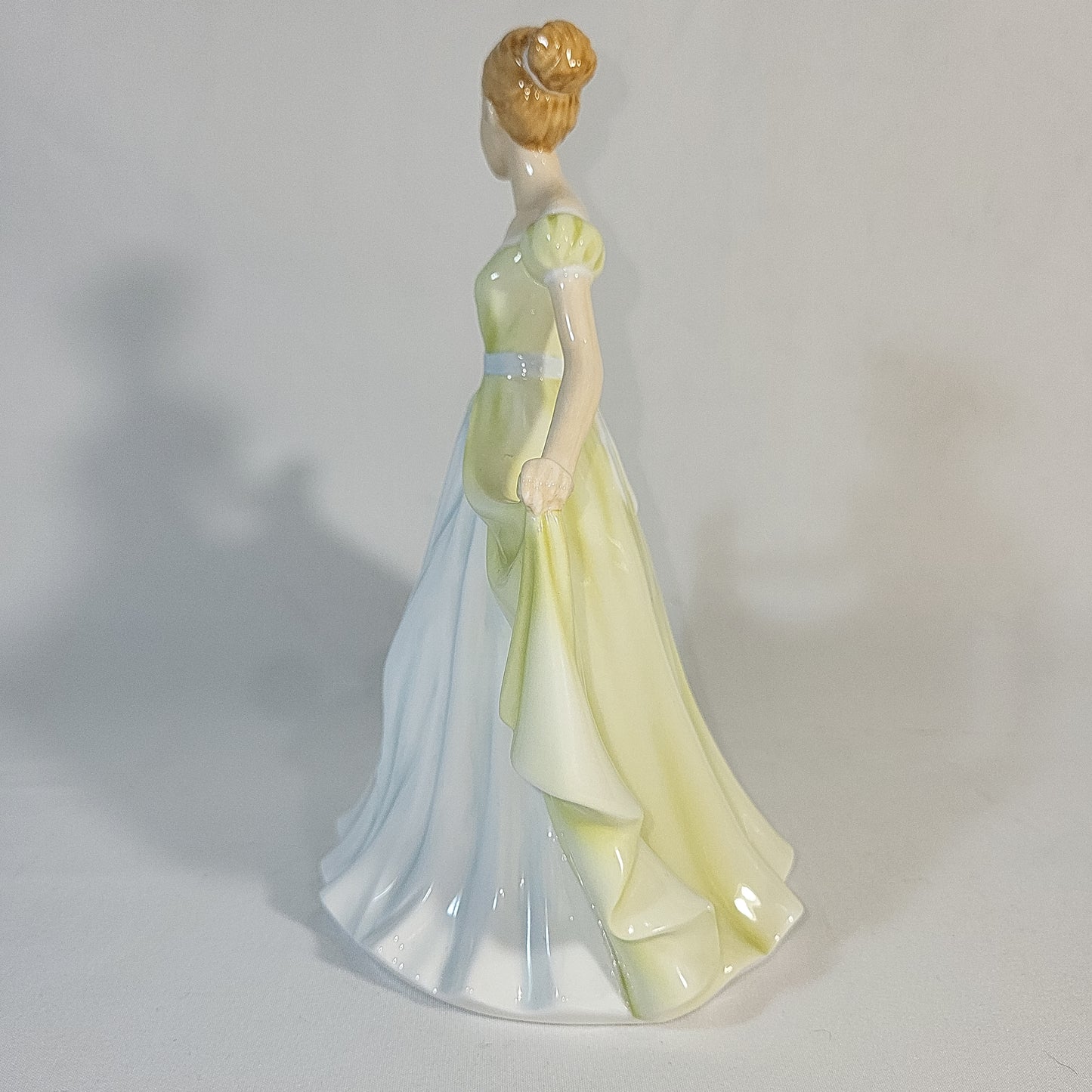 Royal Doulton Flower of the Month January - Snowdrop Devoted Love HN5500