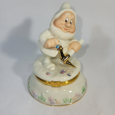 LENOX Disney Snow White & the Seven Dwarfs Treasure Box Figures