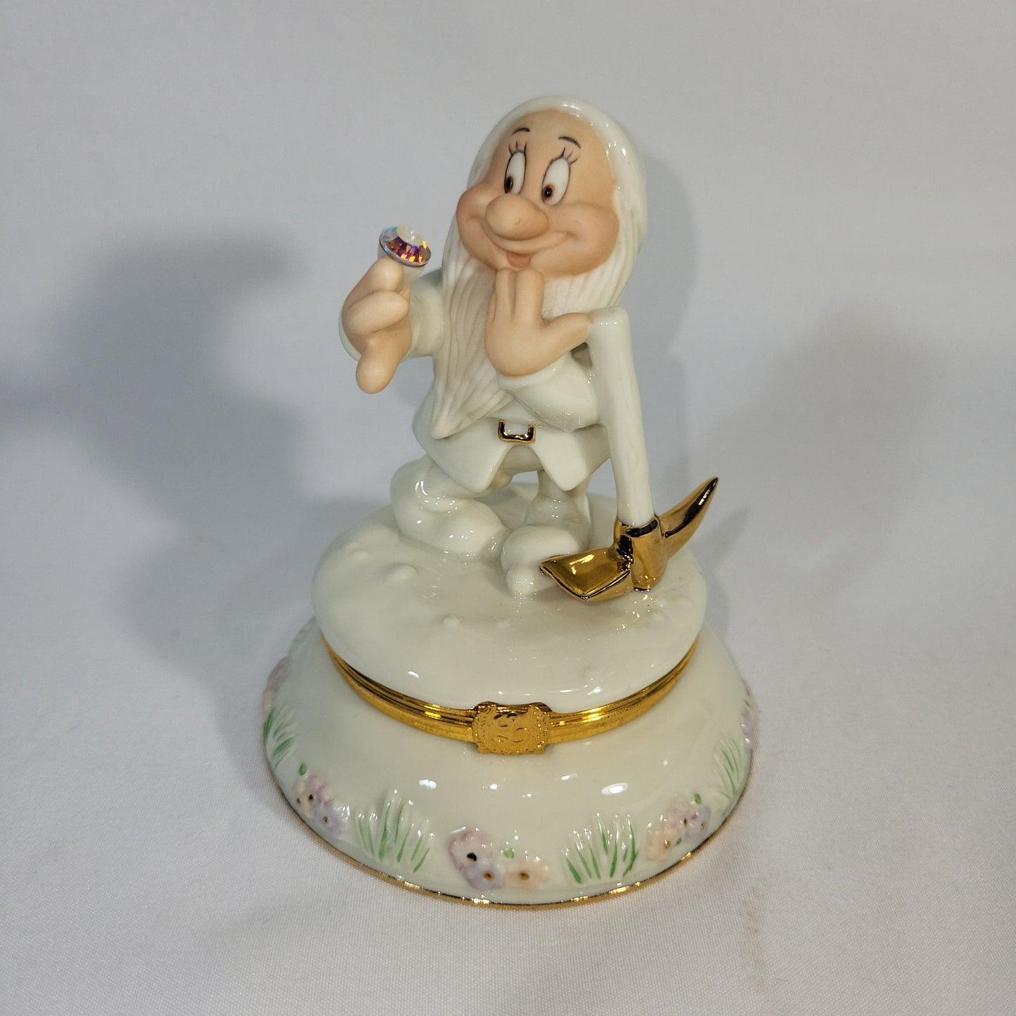LENOX Disney Snow White & the Seven Dwarfs Treasure Box Figures with Display Stand