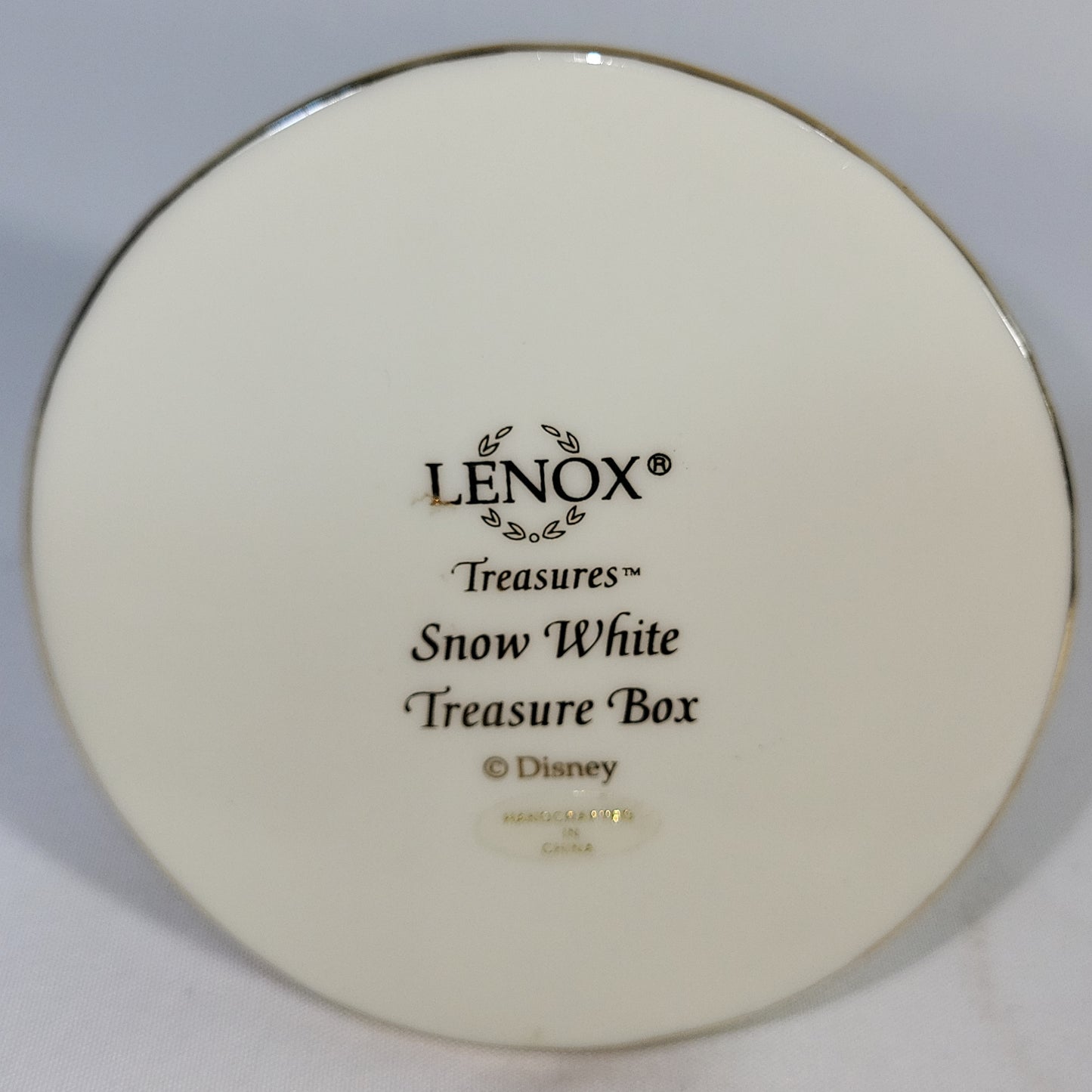 LENOX Disney Snow White & the Seven Dwarfs Treasure Box Figures with Display Stand