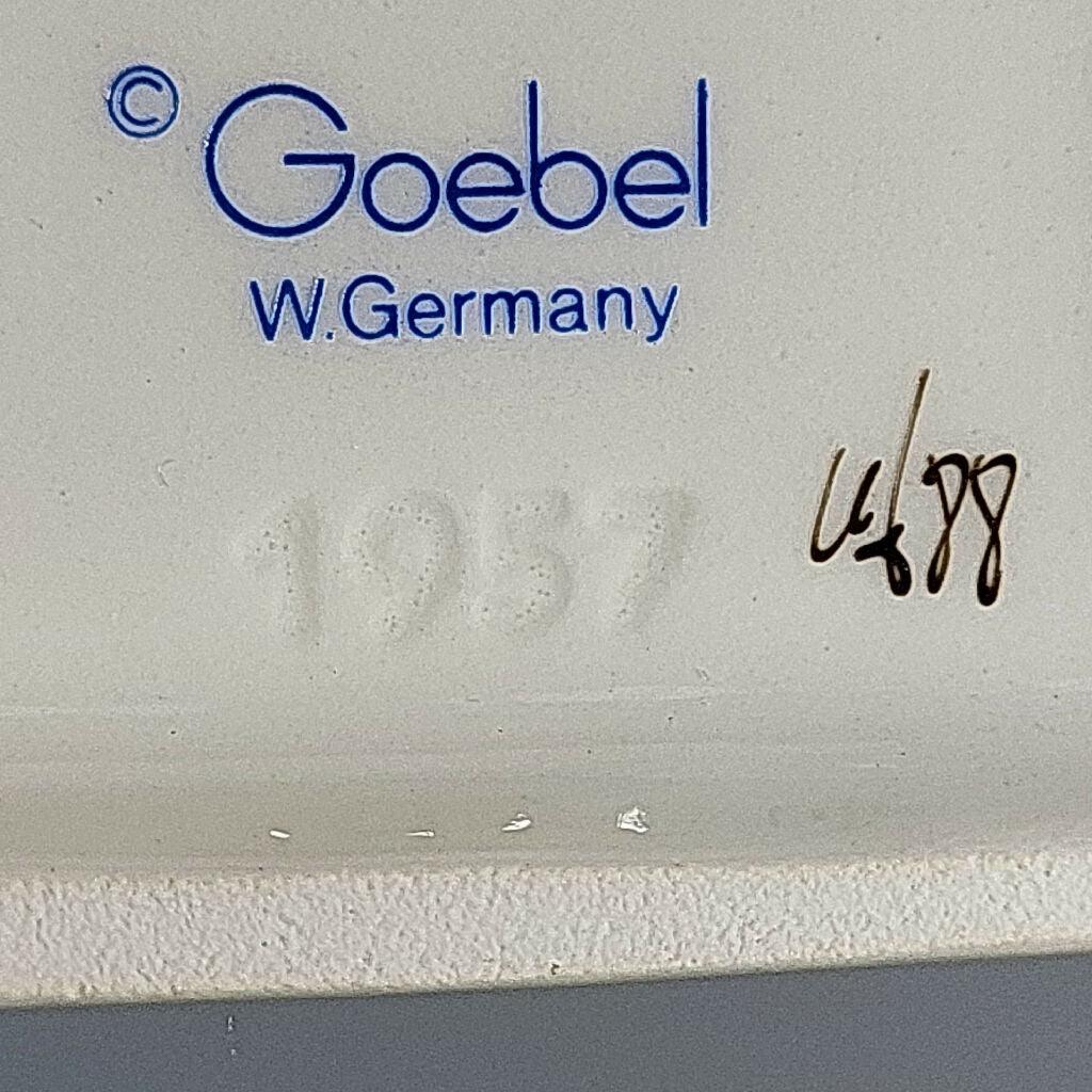 Goebel Hummel "Solder Boy" Boy with Rifle #332 - trèsBin