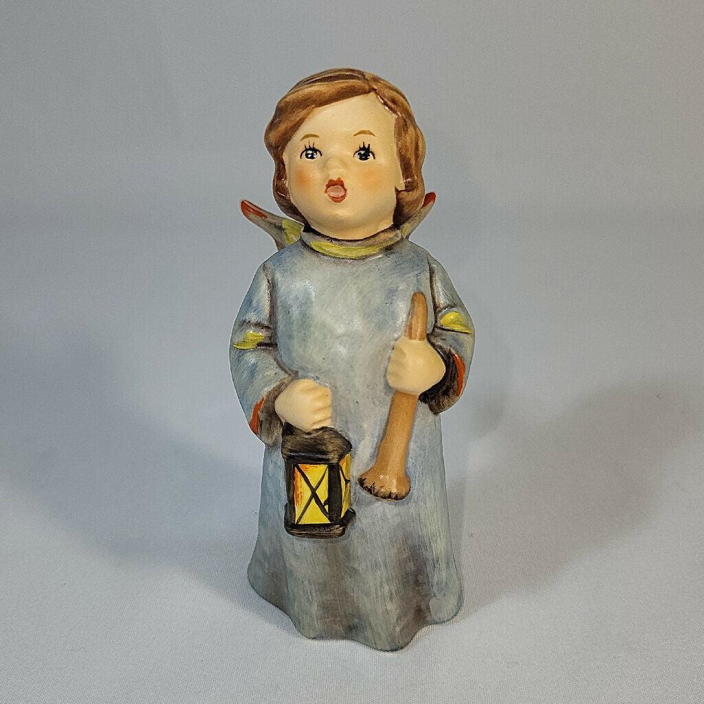 Goebel Hummel "Hosanna" Angel Girl with Lantern #480 - trèsBin