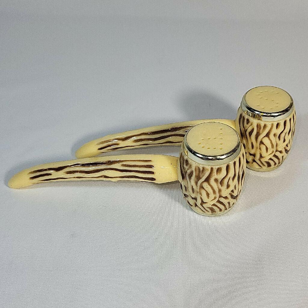 California Bone Tobacco Pipe Salt & Pepper Shakers - trèsBin