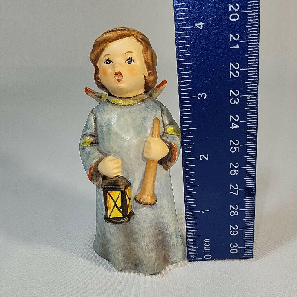 Goebel Hummel "Hosanna" Angel Girl with Lantern #480 - trèsBin