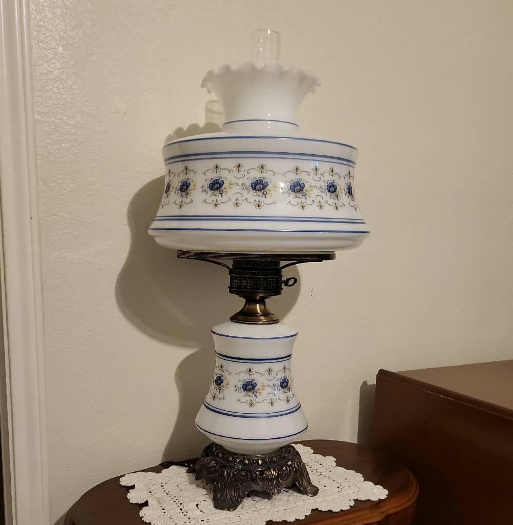 Rare Large QUOIZEL 1973 Abigail Adams Collection Blue Floral Hurricane 3-way Lamp - trèsBin