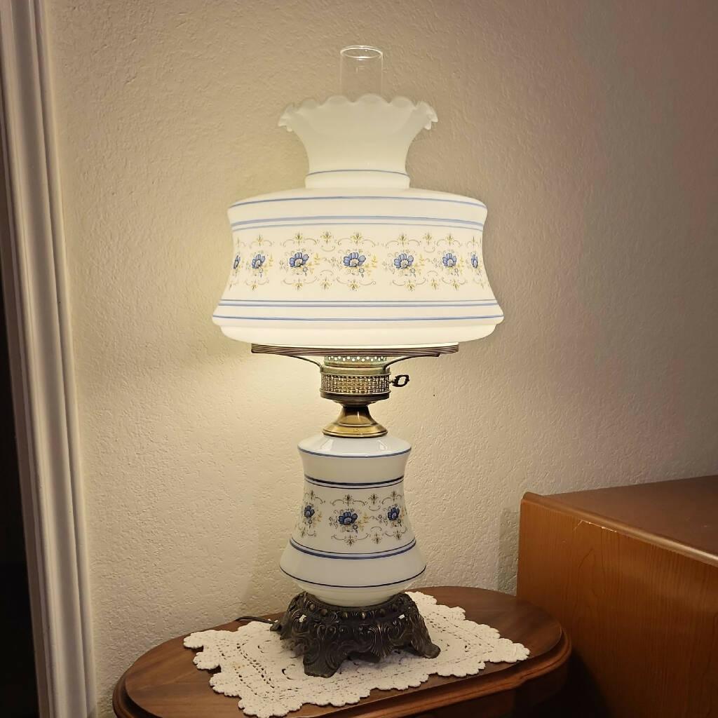 Rare Large QUOIZEL 1973 Abigail Adams Collection Blue Floral Hurricane 3-way Lamp - trèsBin